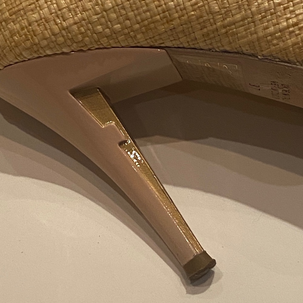 FENDI HEELS 🎉🎉HP🎉🎉 - Picture 8 of 14